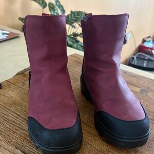 Bogs Women's Burgundy and Black Slip-On Ankle Boots